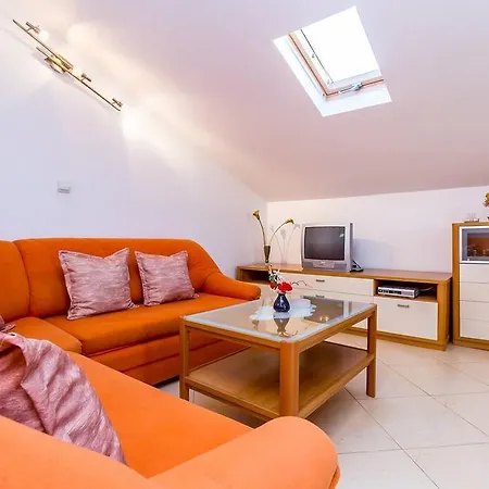 Apartment Milka Medulin