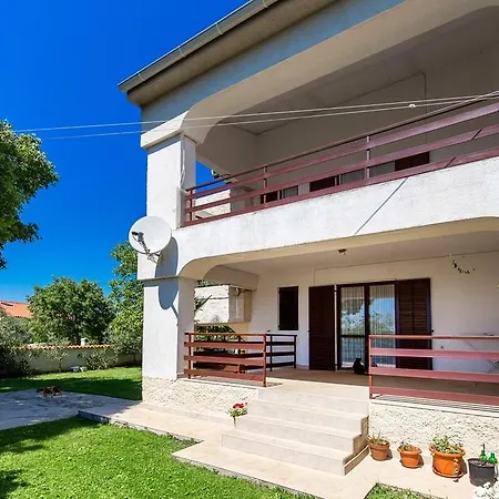 아파트 Milka 메덜린